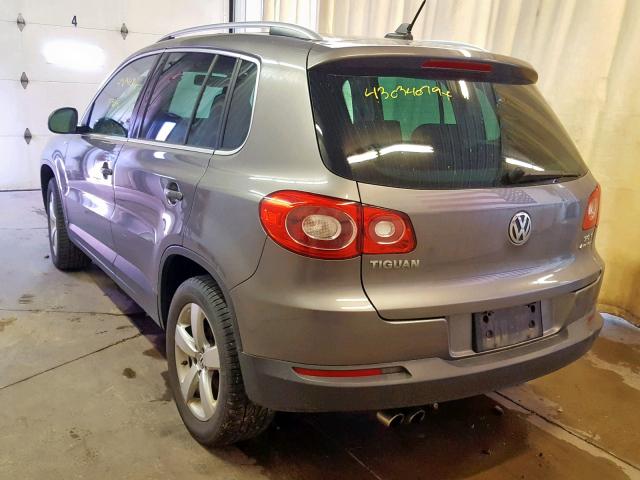 WVGBV7AX7AW518714 - 2010 VOLKSWAGEN TIGUAN SE GRAY photo 3