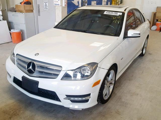 WDDGF4HB6CR194730 - 2012 MERCEDES-BENZ C 250 WHITE photo 2