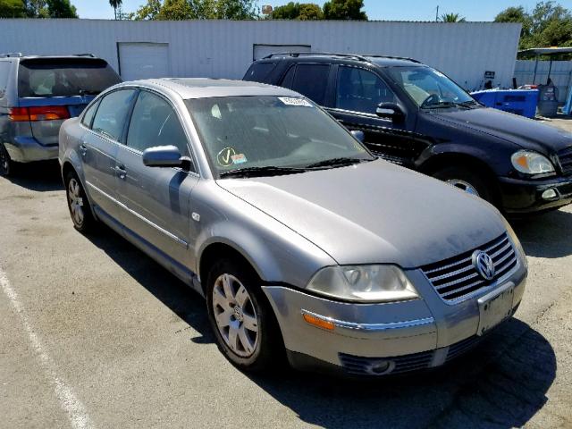 WVWRH63B81P142072 - 2001 VOLKSWAGEN PASSAT GLX GRAY photo 1