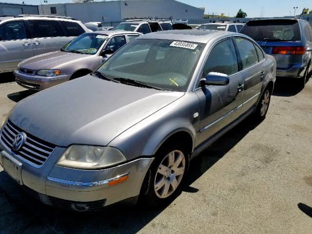 WVWRH63B81P142072 - 2001 VOLKSWAGEN PASSAT GLX GRAY photo 2