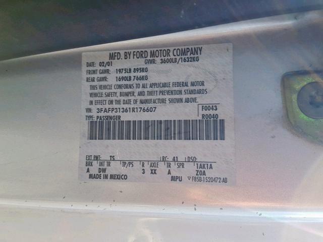 3FAFP31361R176607 - 2001 FORD FOCUS ZX3 SILVER photo 10