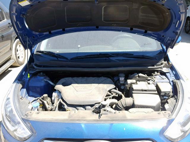 KMHCT5AE2HU342612 - 2017 HYUNDAI ACCENT SE BLUE photo 7