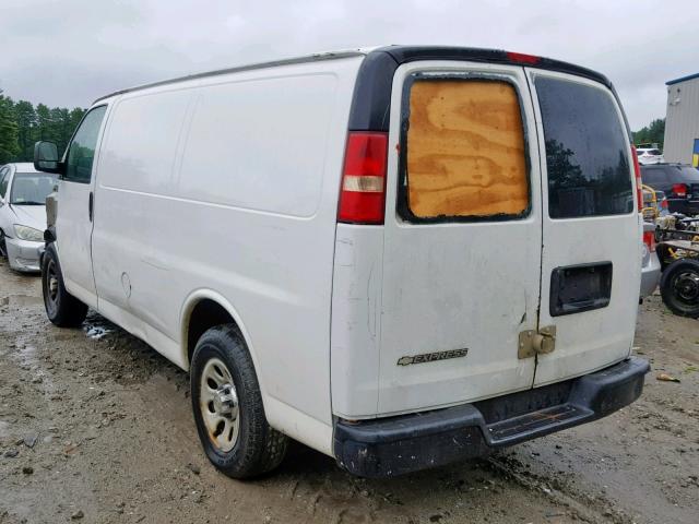 1GCUGADX2A1145790 - 2010 CHEVROLET EXPRESS G1 WHITE photo 3