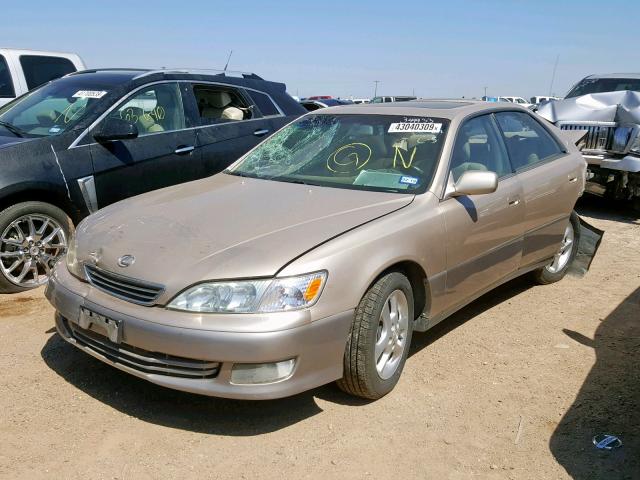 JT8BF28GX10301878 - 2001 LEXUS ES 300 GOLD photo 2