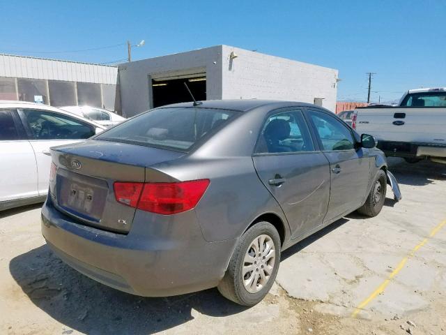 KNAFU4A20D5736786 - 2013 KIA FORTE EX CHARCOAL photo 4