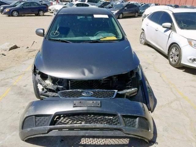 KNAFU4A20D5736786 - 2013 KIA FORTE EX CHARCOAL photo 9