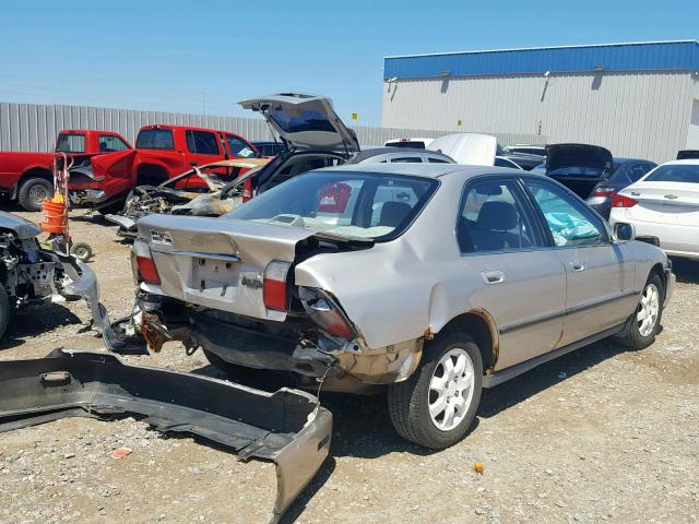 1HGCD5633TA089482 - 1996 HONDA ACCORD LX SILVER photo 4