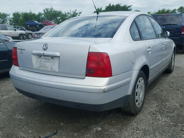 WVWAC63B81P029914 - 2001 VOLKSWAGEN PASSAT GLS SILVER photo 4