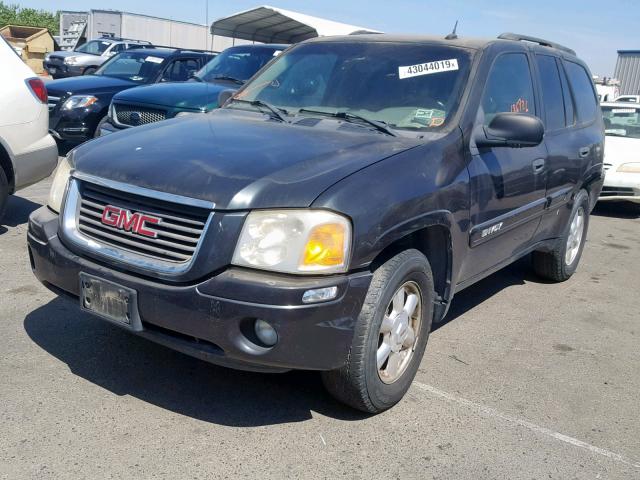 1GKDS13S252327059 - 2005 GMC ENVOY CHARCOAL photo 2