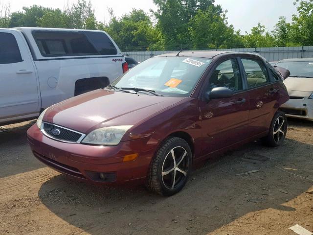 1FAHP34N27W364164 - 2007 FORD FOCUS ZX4 RED photo 2