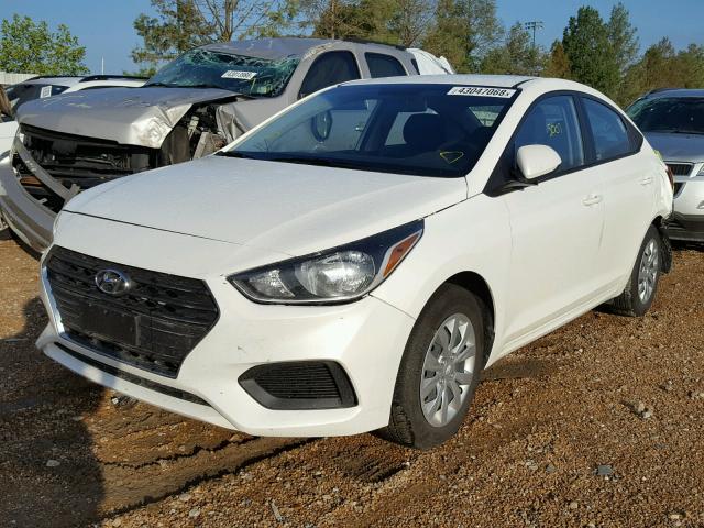 3KPC24A33JE017195 - 2018 HYUNDAI ACCENT SEL WHITE photo 2