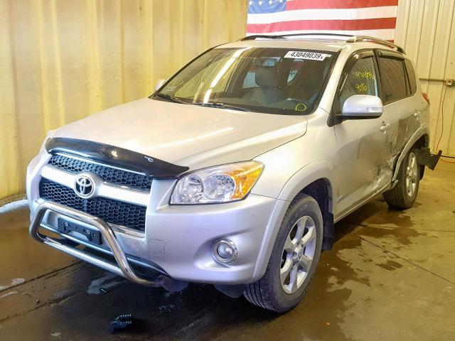 2T3DF4DVXCW221585 - 2012 TOYOTA RAV4 LIMIT SILVER photo 2