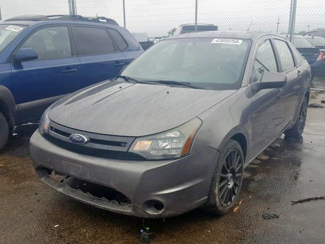 1FAHP3GN2AW177381 - 2010 FORD FOCUS SES GRAY photo 2