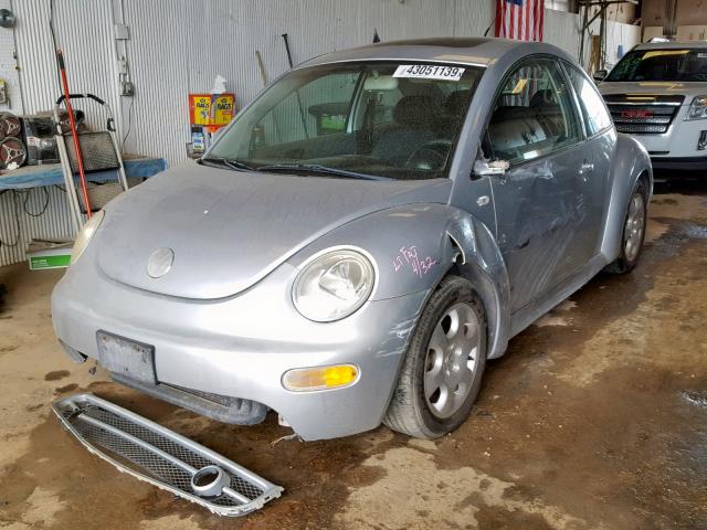 3VWCB21C92M461495 - 2002 VOLKSWAGEN NEW BEETLE Gümüş foto 2