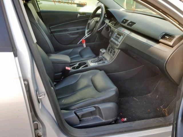 WVWJK73C47P067912 - 2007 VOLKSWAGEN PASSAT GRAY photo 5