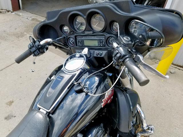1HD1FC4147Y716711 - 2007 HARLEY-DAVIDSON FLHTCUI BLACK photo 5