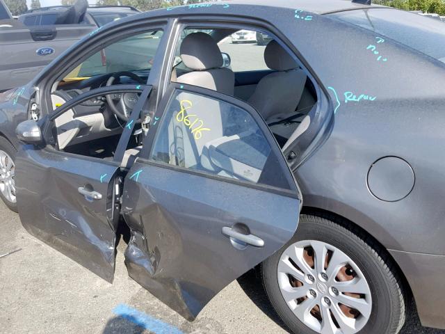 KNAFU4A21A5807795 - 2010 KIA FORTE EX CHARCOAL photo 9