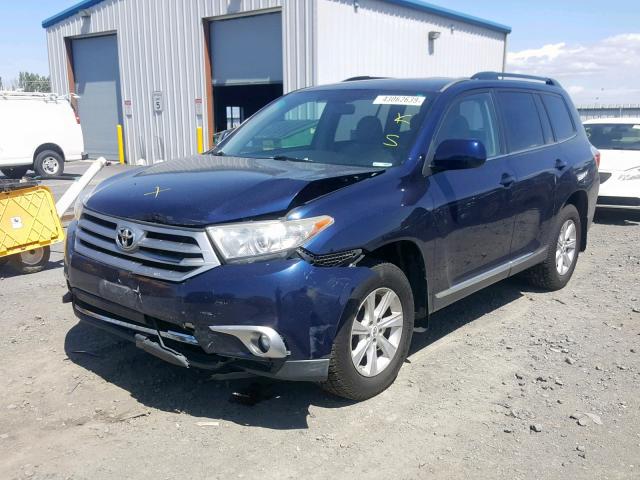 5TDBK3EH1BS061828 - 2011 TOYOTA HIGHLANDER GRAY photo 2