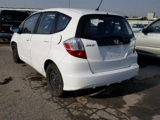 JHMGE8H36CS004428 - 2012 HONDA FIT WHITE photo 3