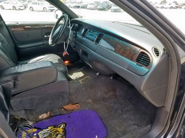 1L1FM81WXWY703810 - 1998 LINCOLN TOWN CAR L GRAY photo 5