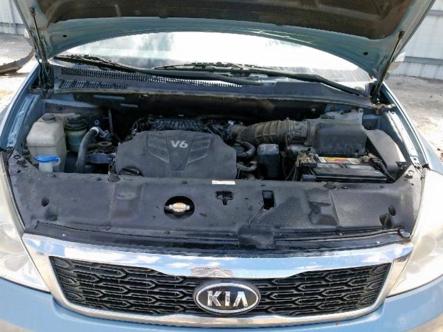 KNDMG4C75B6369689 - 2011 KIA SEDONA LX BLUE photo 7