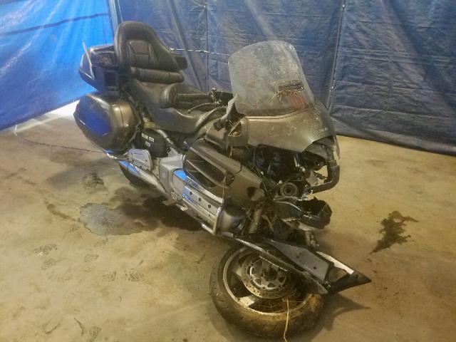 1HFSC47H9AA903509 - 2010 HONDA GL1800 GRAY photo 1