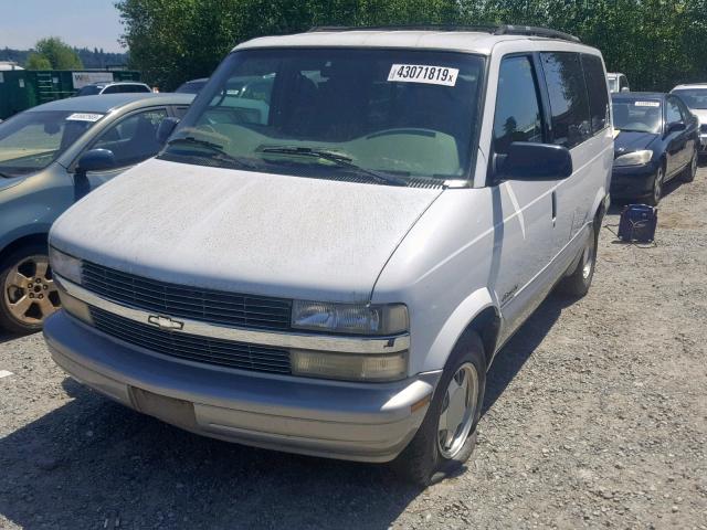 1GNDM19WXYB158193 - 2000 CHEVROLET ASTRO WHITE photo 2