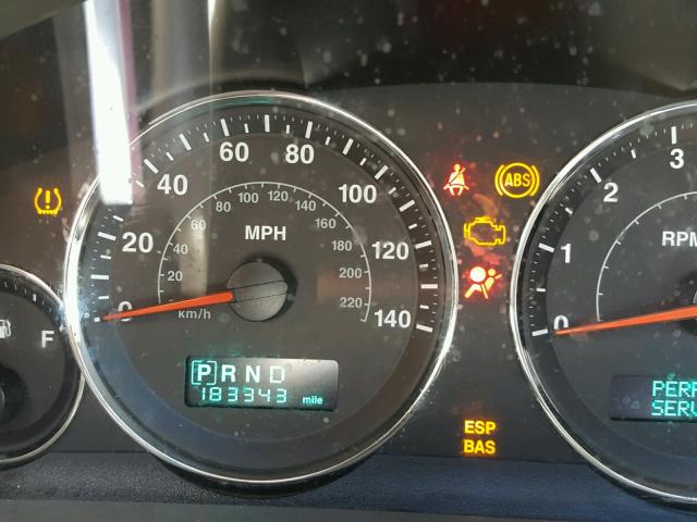 1J8HG48K67C527585 - 2007 JEEP COMMANDER MAROON photo 8