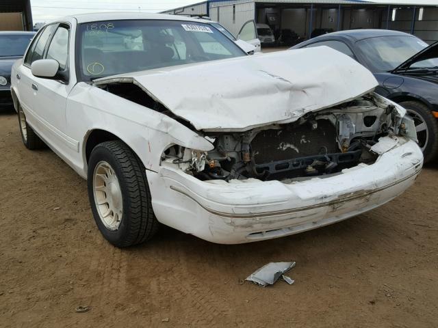 2FAFP74W2XX229973 - 1999 FORD CROWN VICT WHITE photo 1