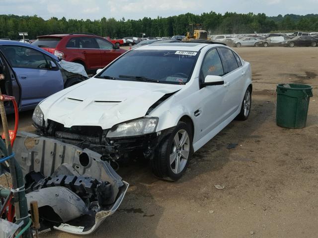 6G2ER57779L172525 - 2009 PONTIAC G8 WHITE photo 2