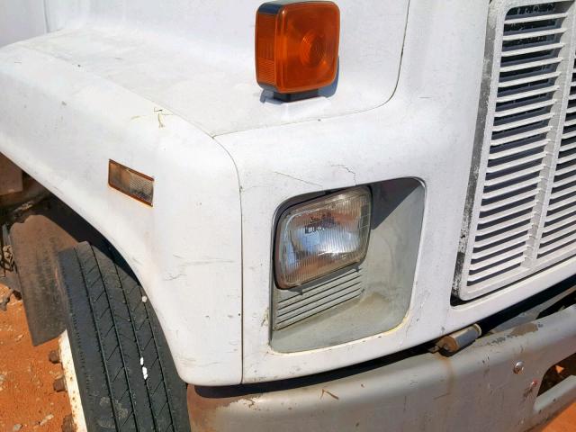 1GDJ6H1P3NJ505752 - 1992 GMC TOPKICK C6 WHITE photo 9