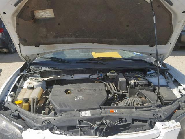 JM1BK323981821308 - 2008 MAZDA 3 S WHITE photo 7