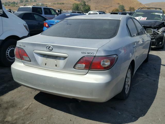 JTHBF30GX20014785 - 2002 LEXUS ES 300 SILVER photo 4