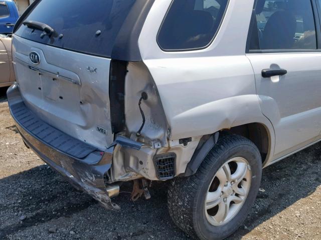 KNDJE723677408512 - 2007 KIA SPORTAGE E SILVER photo 9