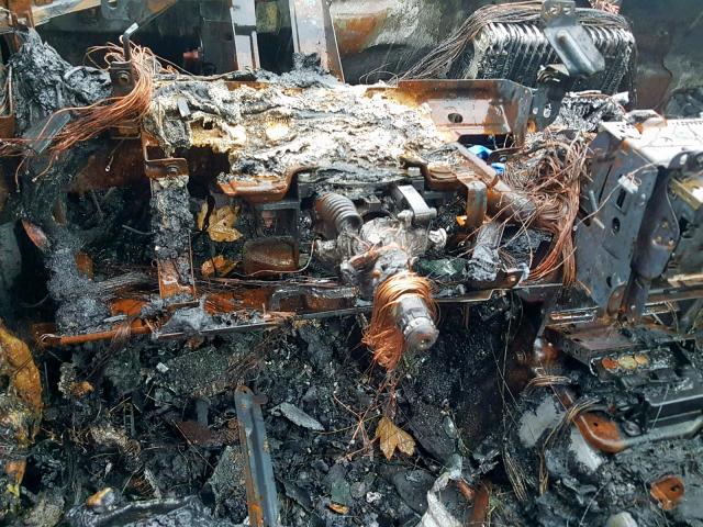 1LNHM87A86Y618211 - 2006 LINCOLN LS BURN photo 8