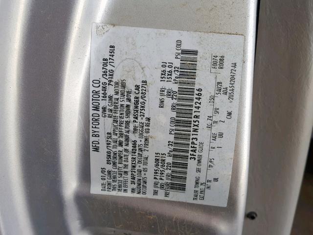 3FAFP31NX5R142466 - 2005 FORD FOCUS ZX3 SILVER photo 10