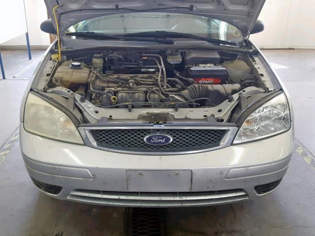 3FAFP31NX5R142466 - 2005 FORD FOCUS ZX3 SILVER photo 7