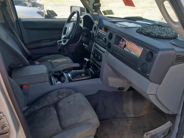 1J8HG48K67C684940 - 2007 JEEP COMMANDER SILVER photo 5