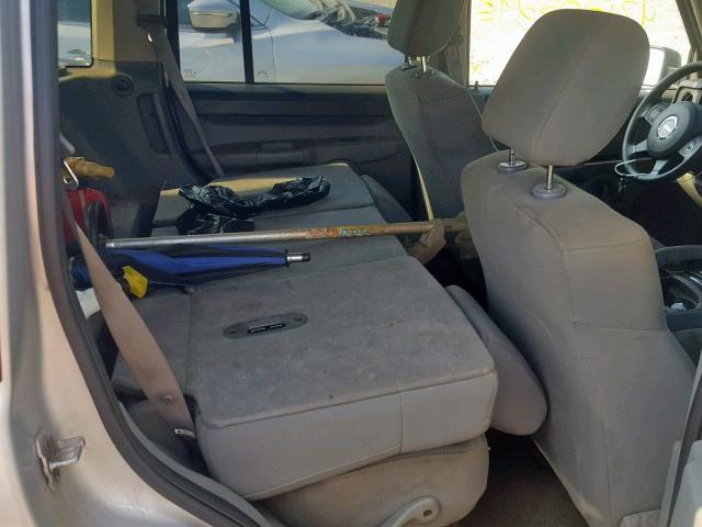 1J8HG48K67C684940 - 2007 JEEP COMMANDER SILVER photo 6