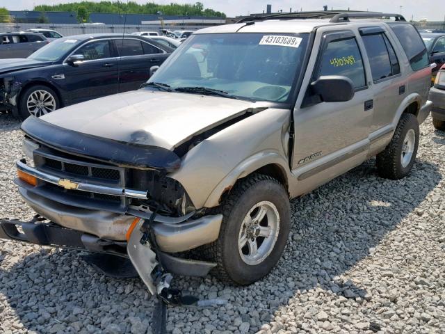 1GNDT13W62K170019 - 2002 CHEVROLET BLAZER TAN photo 2