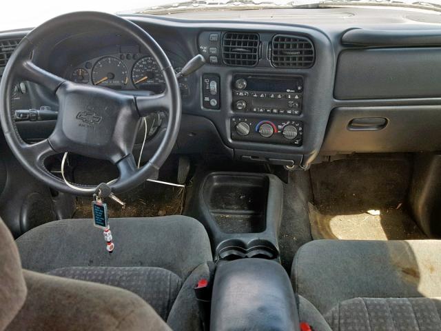 1GNDT13W62K170019 - 2002 CHEVROLET BLAZER TAN photo 9