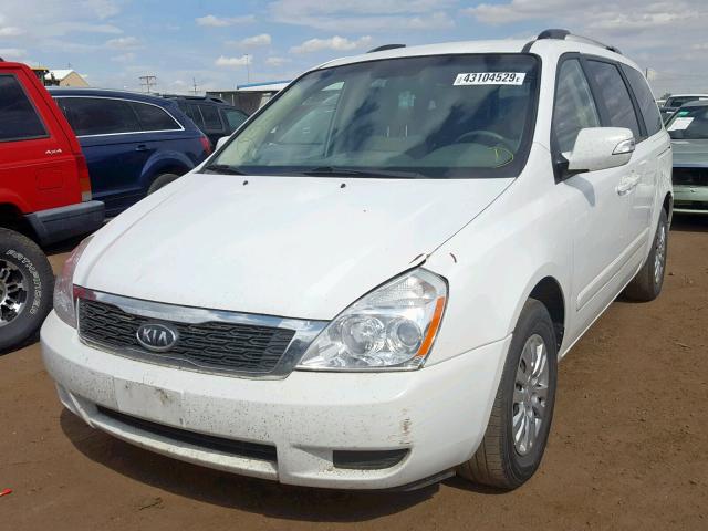 KNDMG4C76B6407592 - 2011 KIA SEDONA LX WHITE photo 2