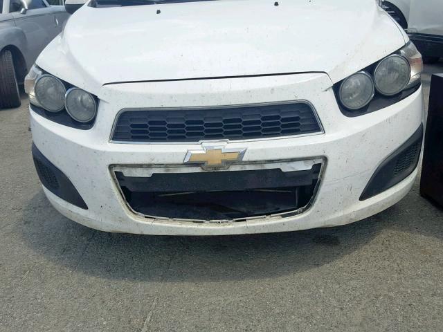 1G1JA5SH9E4233238 - 2014 CHEVROLET SONIC LS WHITE photo 9