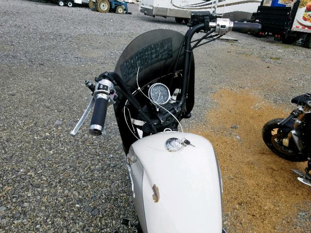 1HFSC3203TA105733 - 1996 HONDA VT1100 C2 WHITE photo 5