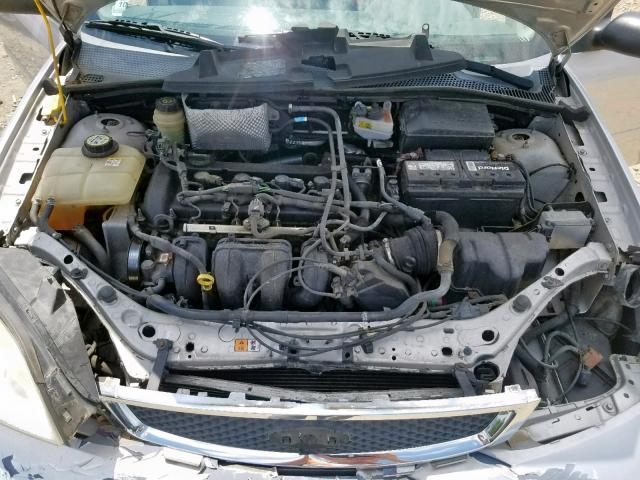 1FAHP34N35W304777 - 2005 FORD FOCUS ZX4 SILVER photo 7