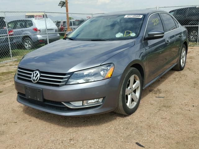 1VWAS7A38FC090115 - 2015 VOLKSWAGEN PASSAT S SILVER photo 2