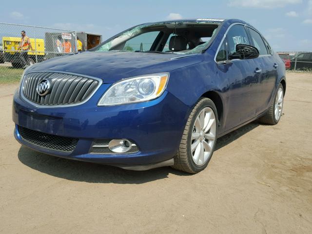 1G4PR5SK0D4122139 - 2013 BUICK VERANO CON BLUE photo 2