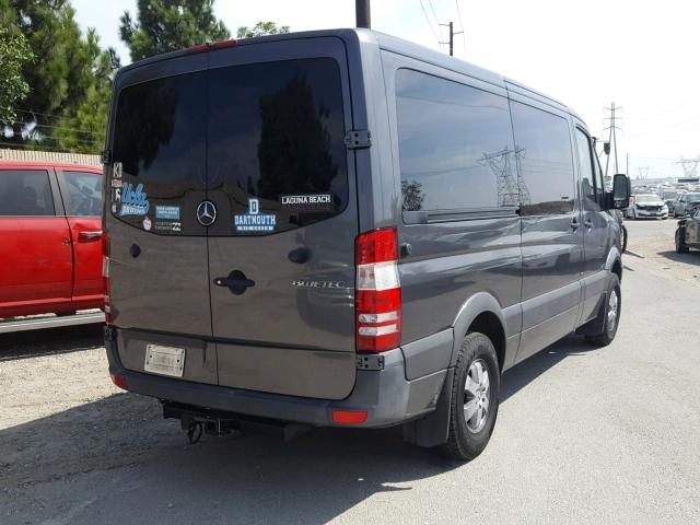 WDZPE7CC4B5604011 - 2011 MERCEDES-BENZ SPRINTER 2 GRAY photo 4