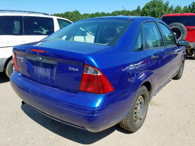 1FAFP34N15W128030 - 2005 FORD FOCUS ZX4 BLUE photo 4