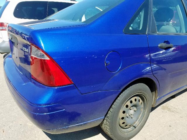 1FAFP34N15W128030 - 2005 FORD FOCUS ZX4 BLUE photo 9